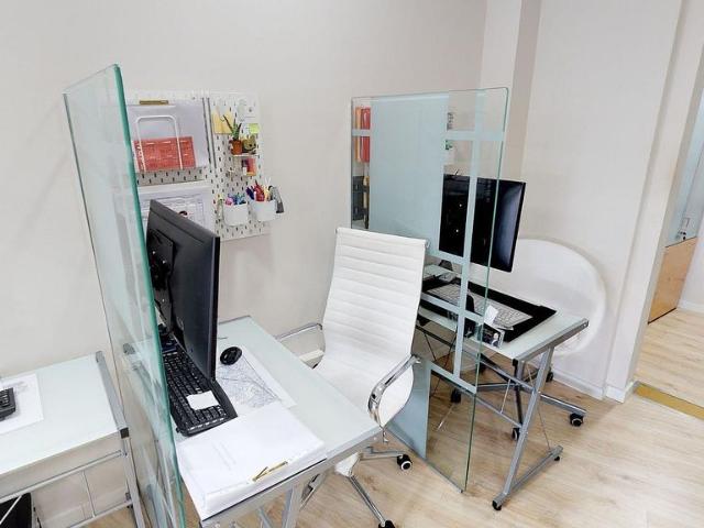 Local comercial en alquiler en avenida De la Constitució, Castelldefels, de 1 m² por 60