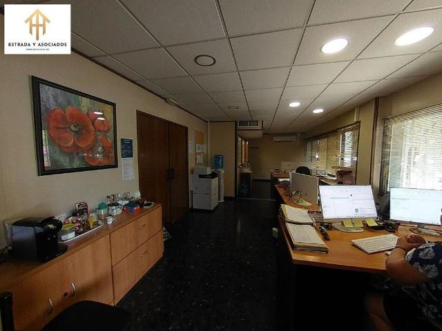 Local comercial en alquiler en avenida De la Primavera, Hospitalet de Llobregat, L´, de 287 m² 12 habitaciones por 3.000