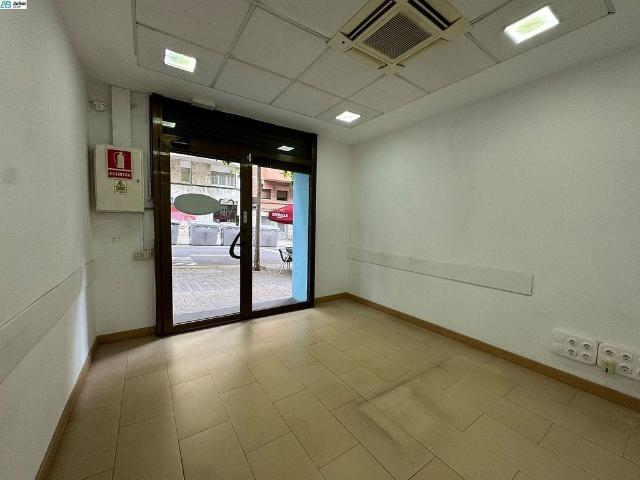 Local comercial en alquiler en avenida De la República Argentina, Barcelona, de 54 m² 3 habitaciones por 1.200