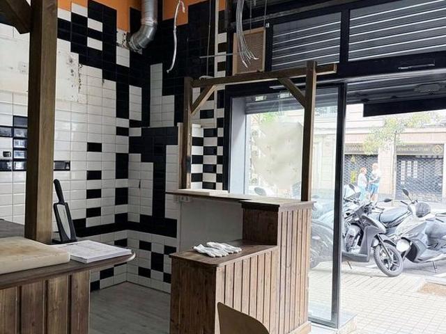 Local comercial en alquiler en avenida De la República Argentina, Barcelona, de 90 m² 2 habitaciones por 1.200