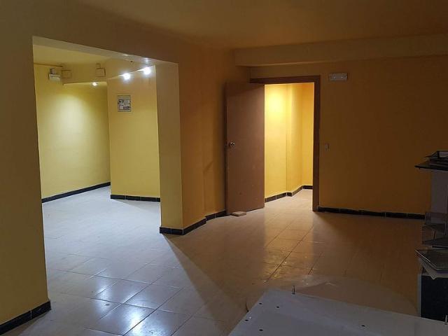 Local comercial en alquiler en avenida De Rio de Janeiro, Barcelona, de 62 m² 1 habitación por 600