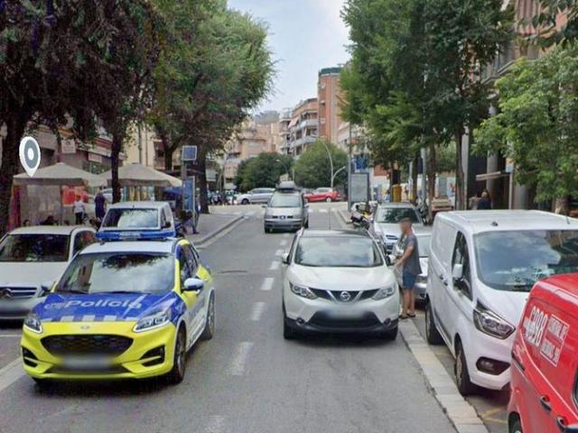 Local comercial en alquiler en avenida De Santa Coloma, Santa Coloma de Gramanet, de 200 m² 1 habitación por 2.100