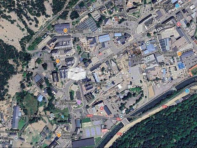 Local comercial en alquiler en avenida D'enclar, Santa Coloma, de 650 m² por 10.500