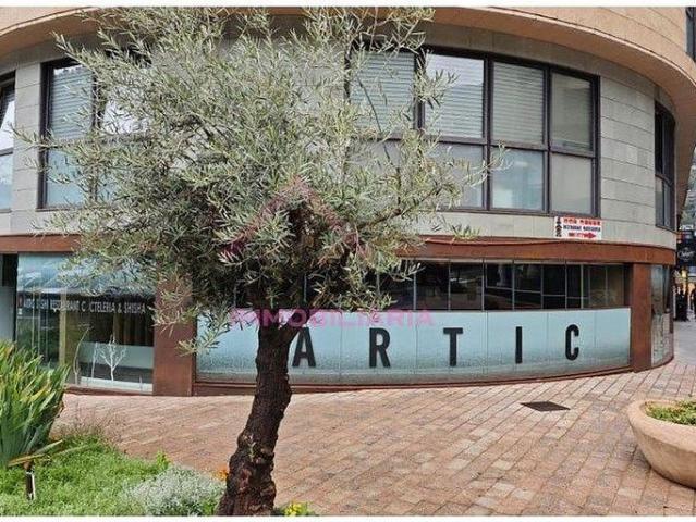 Local comercial en alquiler en avenida Del Fener, Les Escaldes, de 156 m² por 4.500