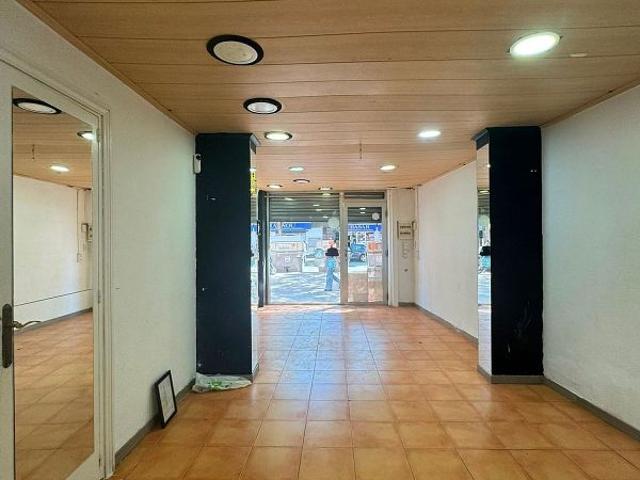 Local comercial en alquiler en avenida Del Masnou, Hospitalet de Llobregat, L´, de 44 m² 2 habitaciones por 1.250