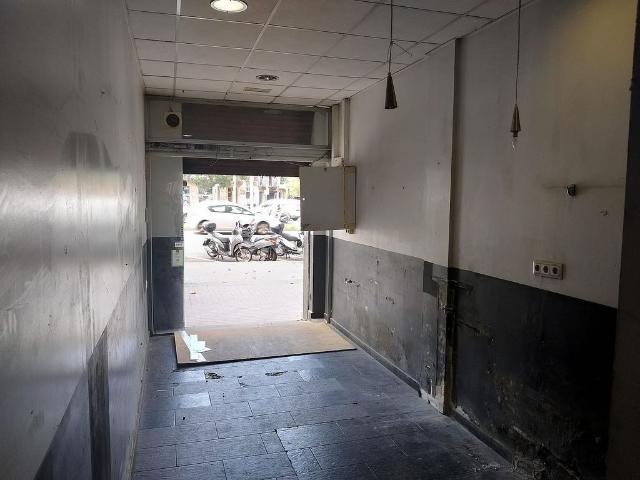 Local comercial en alquiler en avenida Del Paral·Lel, Barcelona, de 75 m² 3 habitaciones por 1.500
