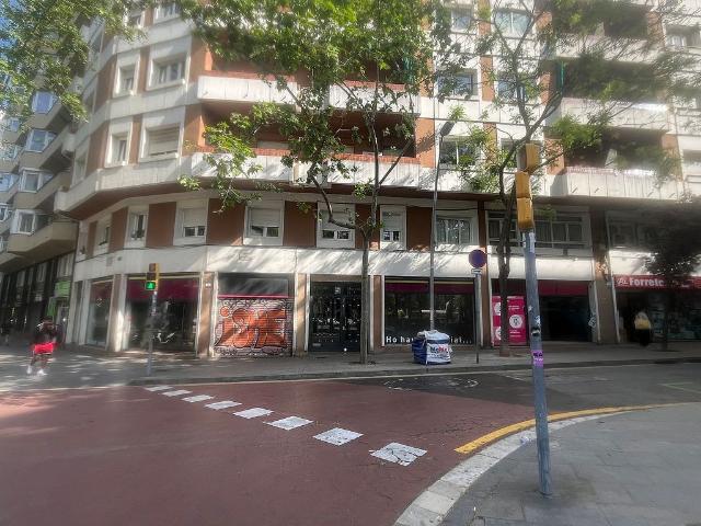 Local comercial en alquiler en avenida Del Paral·Lel, Barcelona, de 380 m² 2 habitaciones por 7.800