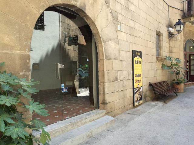 Local comercial en alquiler en avenida Poble Espanyol Francesc Ferrer i Guardia, Barcelona, de 40 m² 1 habitación por 500