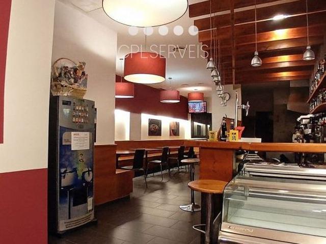 Bar en alquiler en Badalona, de 123 m² 5 habitaciones por 1.630