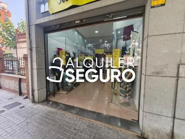 Local comercial en alquiler en Badalona, de 70 m² 1 habitación por 922