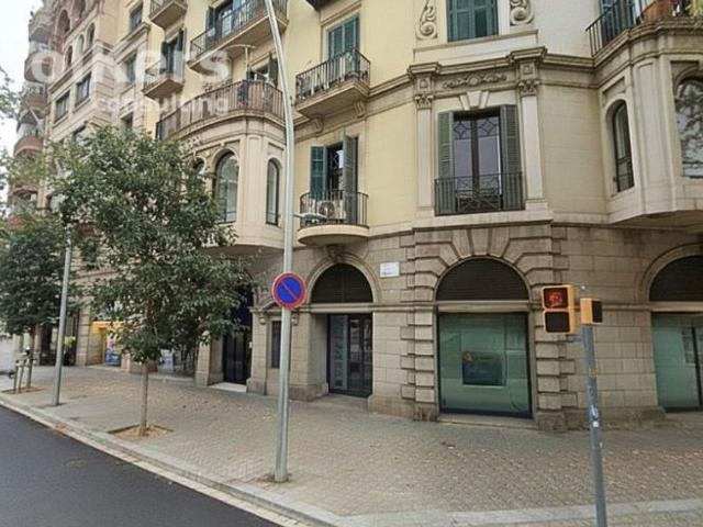 Local comercial en alquiler en Barcelona, de 180 m² 1 habitación por 2.050