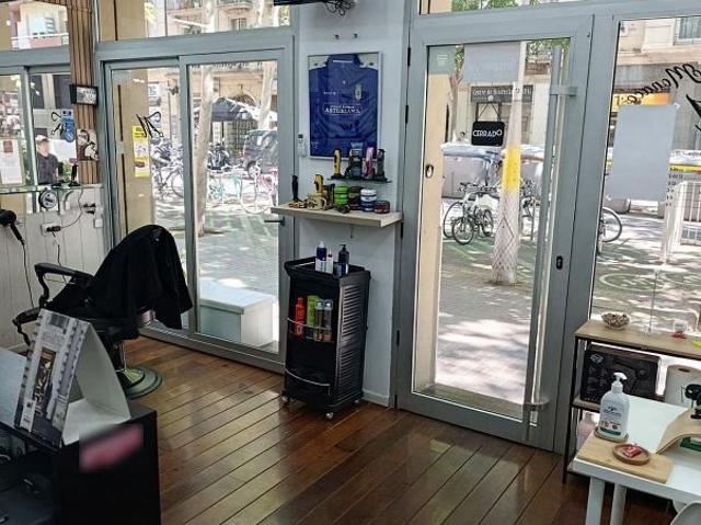 Local comercial en alquiler en Barcelona, de 18 m² por 1.400