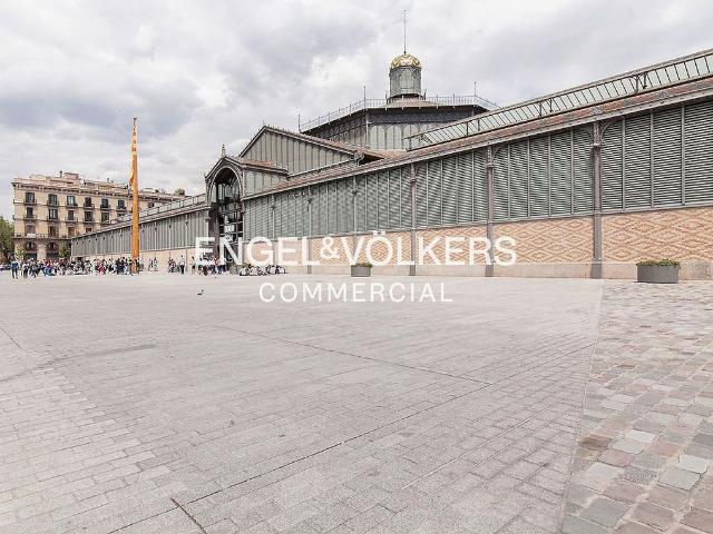 Local comercial en alquiler en Barcelona, de 195 m² por 4.200