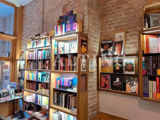 Local comercial en alquiler en calle De Tapioles, Barcelona, de 106 m² por 1.500