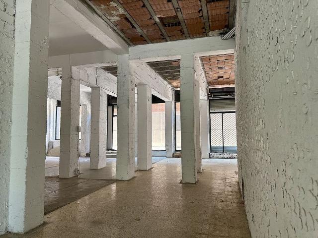 Local comercial en alquiler en Barcelona, de 296 m² 1 habitación por 1.134