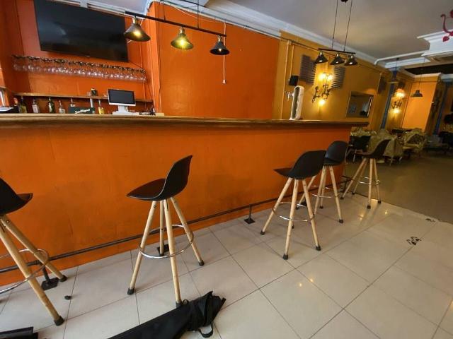 Local comercial en alquiler en Barcelona, de 210 m² por 2.700