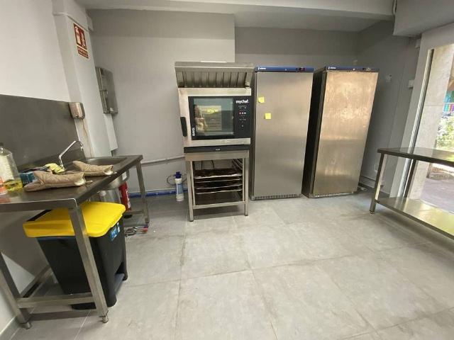 Local comercial en alquiler en Barcelona, de 66 m² por 700