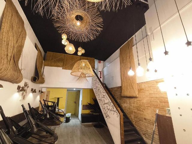 Local comercial en alquiler en Barcelona, de 67 m² 1 habitación por 1.366
