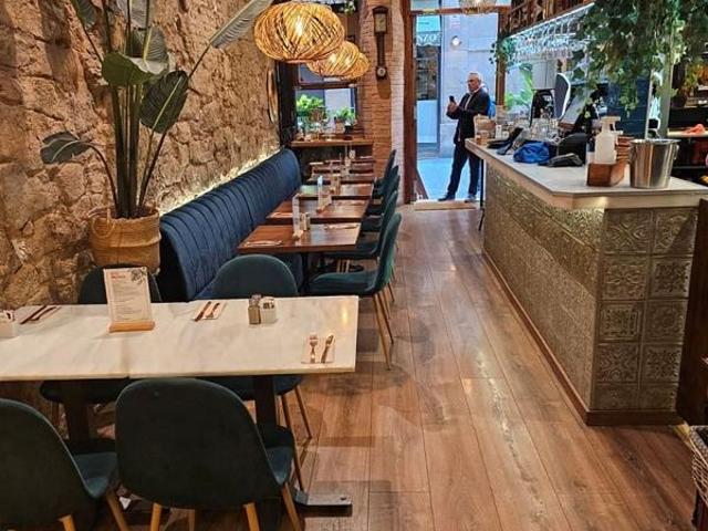 Local comercial en alquiler en Barcelona, de 90 m² 4 habitaciones por 2.300