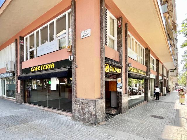 Local comercial en Alquiler en Barri de les Corts