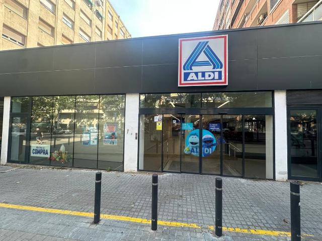 Local comercial en Alquiler en Barri de les Corts