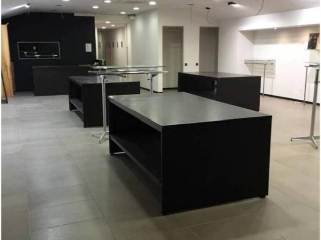 Local comercial en Alquiler en Barri del Centre