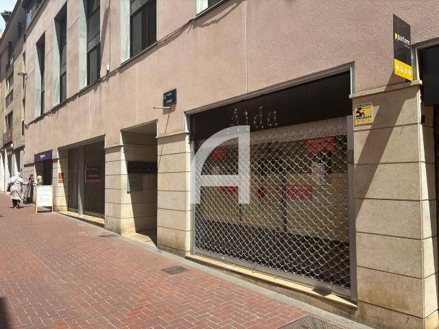 Local comercial en Alquiler en Barri del Centre