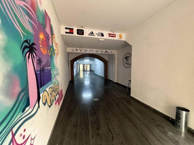 Local comercial en Alquiler en Barri del Centre