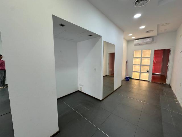 Local comercial en Alquiler en Barri del Centre