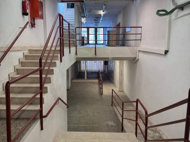 Local comercial en Alquiler en Barri del Centre