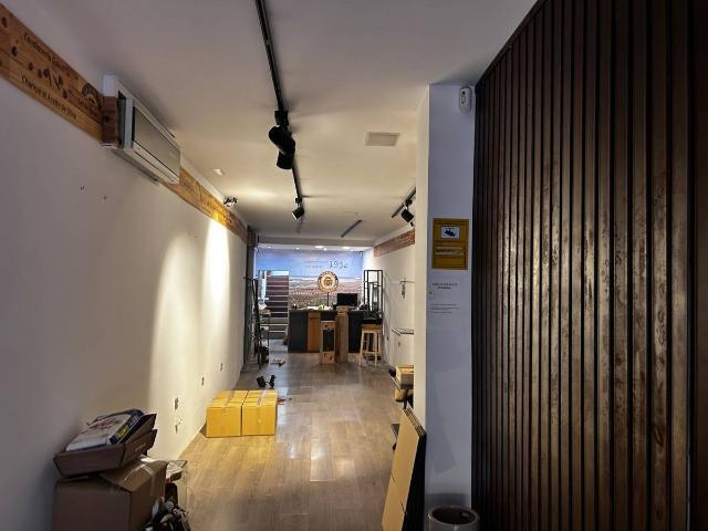Local comercial en Alquiler en Barri del Centre