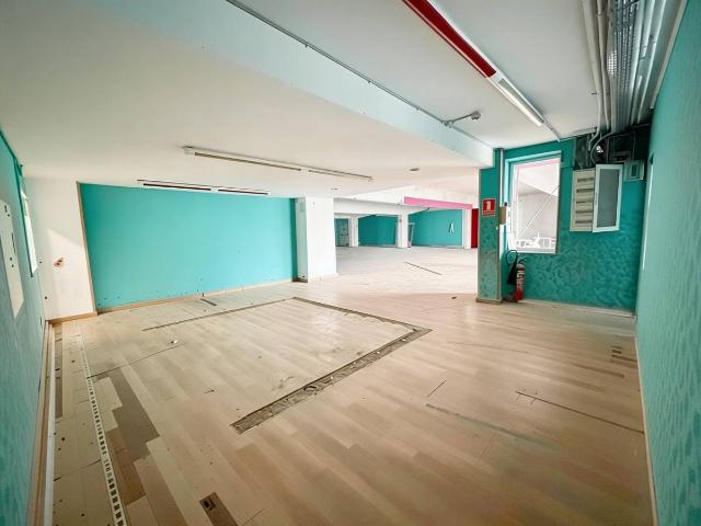 Local comercial en Alquiler en Bellvitge