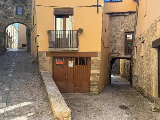 Local comercial en Alquiler en Besalú