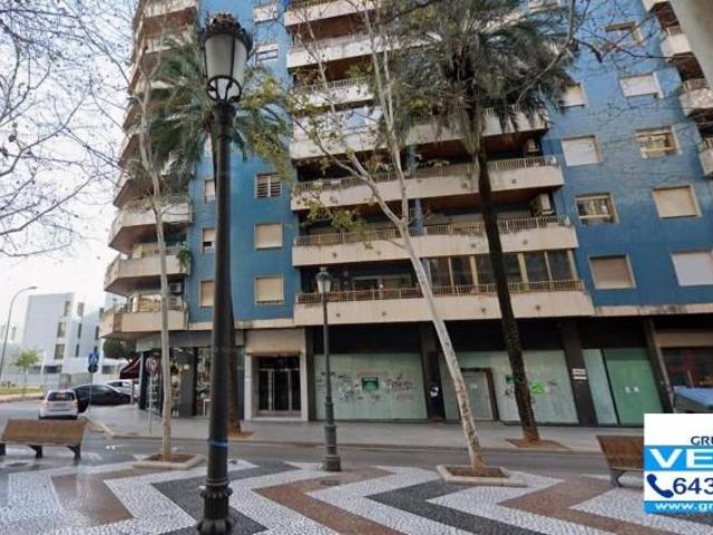Local comercial en alquiler en Gandia, Paseo Germanías