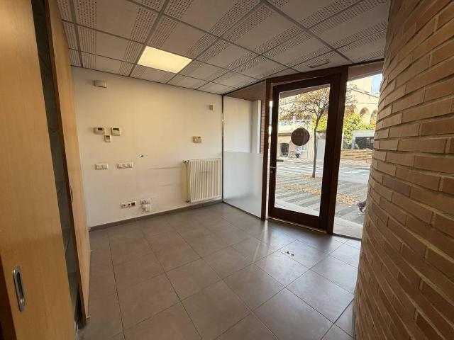 Local comercial en Alquiler en Domeny