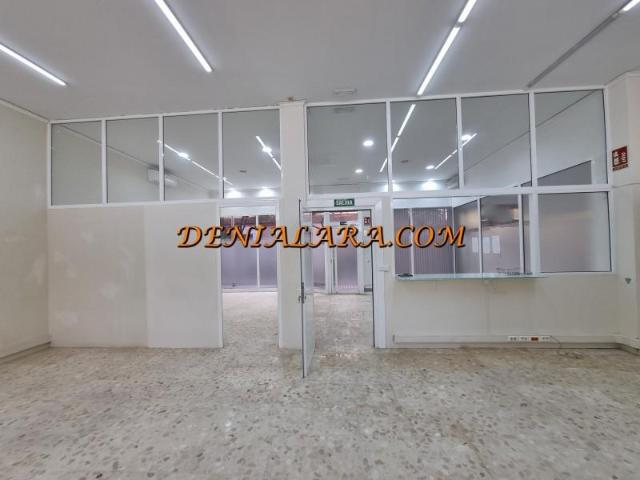 Local comercial en alquiler en Denia