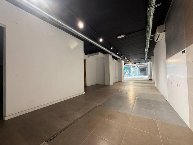 Local comercial en Alquiler en Eixample