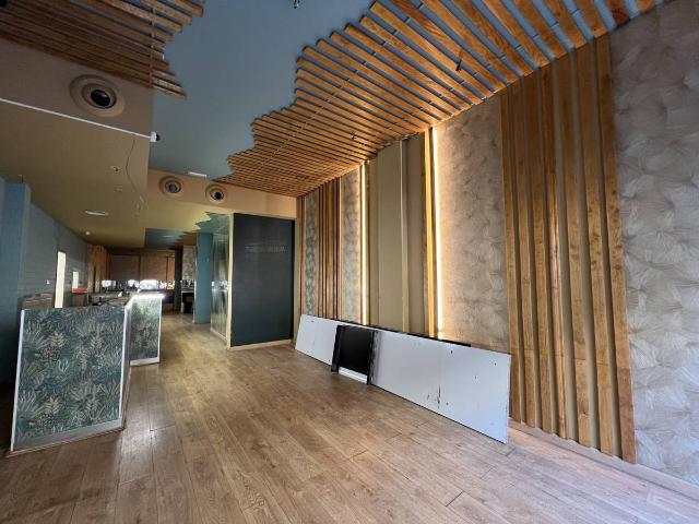 Local comercial en Alquiler en Eixample
