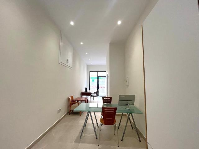 Local comercial en Alquiler en el centro de Estepona | CABANILLAS REAL ESTATE