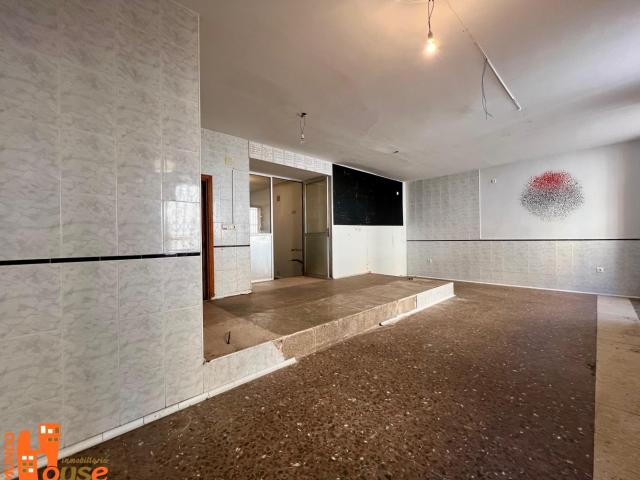 Local comercial en alquiler en el centro de San Ildefonso