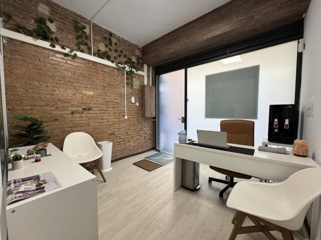 Local comercial en Alquiler en El Clot