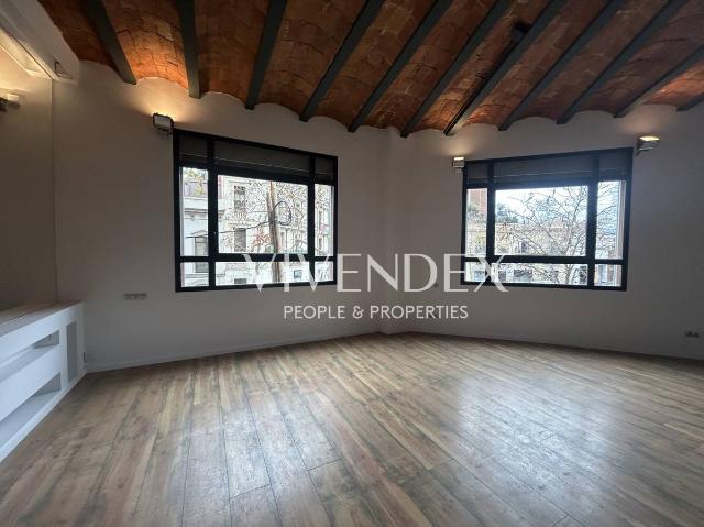 Local comercial en Alquiler en El Poblenou