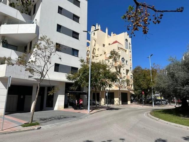 Local comercial en alquiler en Estepona, Parque Central