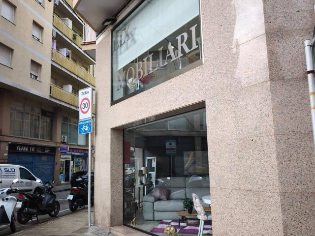 Local comercial en Alquiler en Estruch Eixample