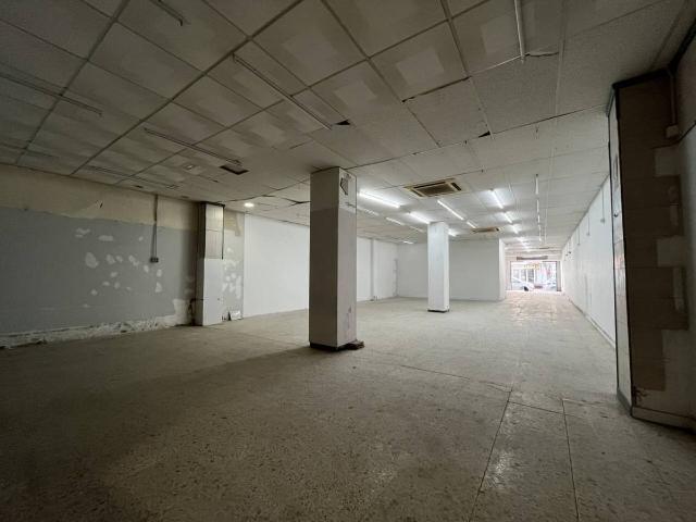 Local comercial en Alquiler en Estruch Eixample