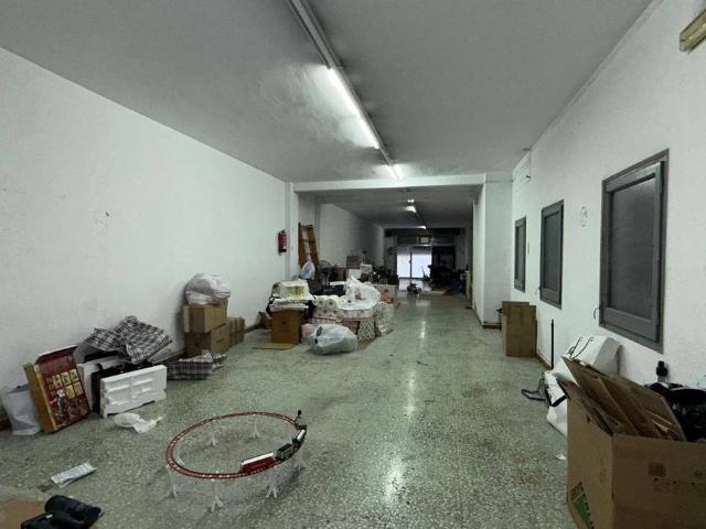 Local comercial en Alquiler en Fondo