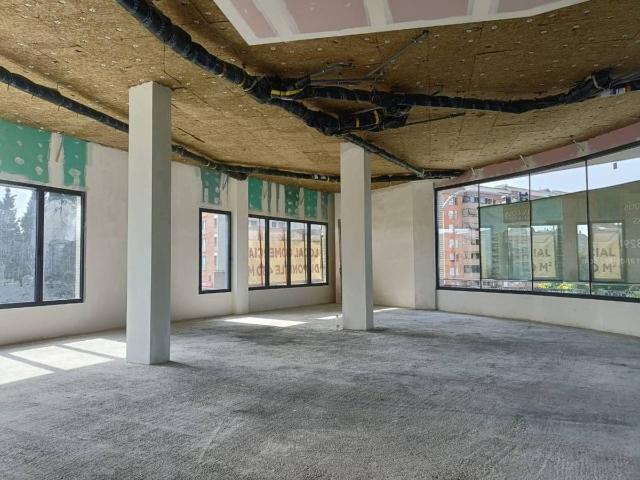 Local comercial en Alquiler en Font Verda