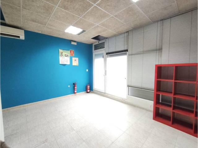 Local comercial en Alquiler en Font Verda