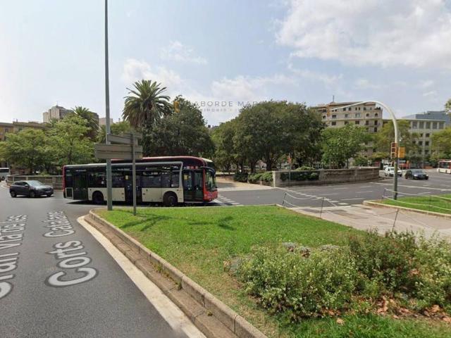 Local comercial en Alquiler en Fort Pienc