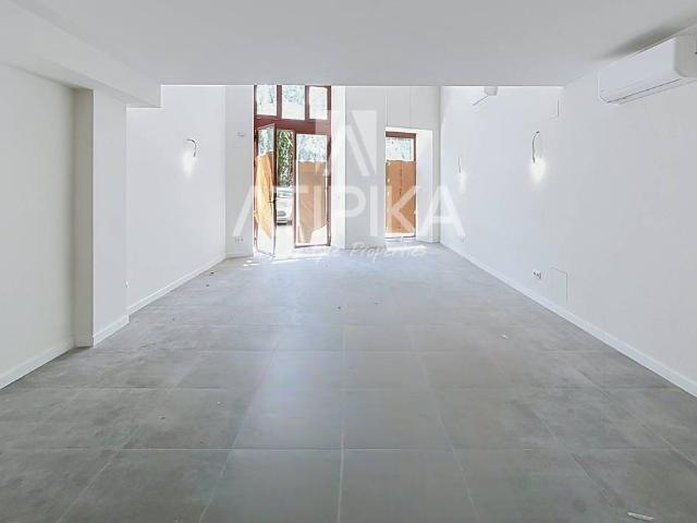 Local comercial en Alquiler en Fort Pienc